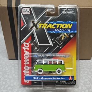 auto world 1965 Volkswagen Samba Bus X-traction Ultra-G Slot Car iwheels
